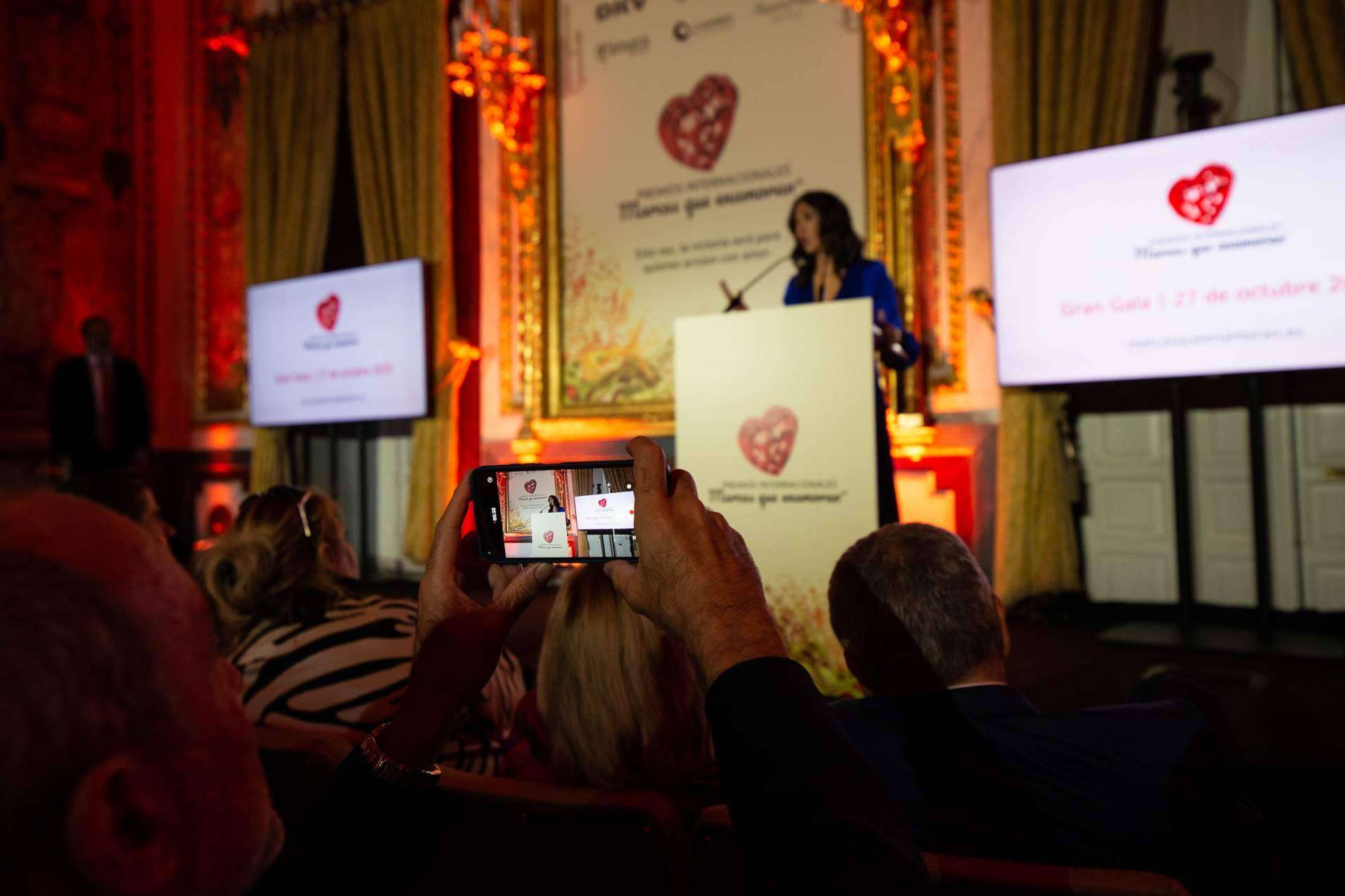 Vivian García en la gala de Premios Internacionales Marcas que Enamoran 2022