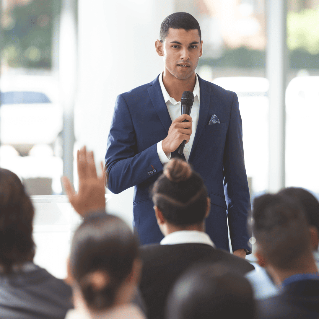 Impulsa tu comunicación y tu liderazgo de forma auténtica con el Kit Tu Voz de Líder. https://marcasqueenamoran.es/tu-voz-de-lider-2025